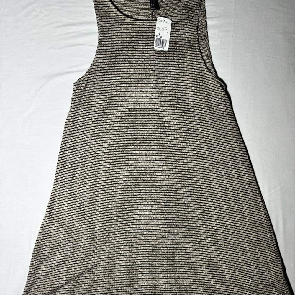 Forever 21 Black and Gray Knit Top